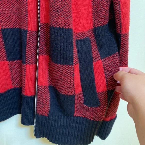 AE sweater - Picture 3 of 8